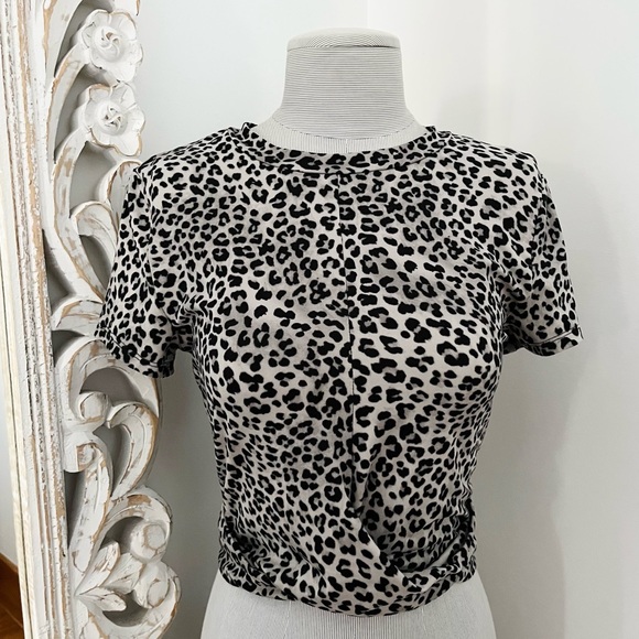 Leopard Soft T-Shirt - Picture 6 of 9
